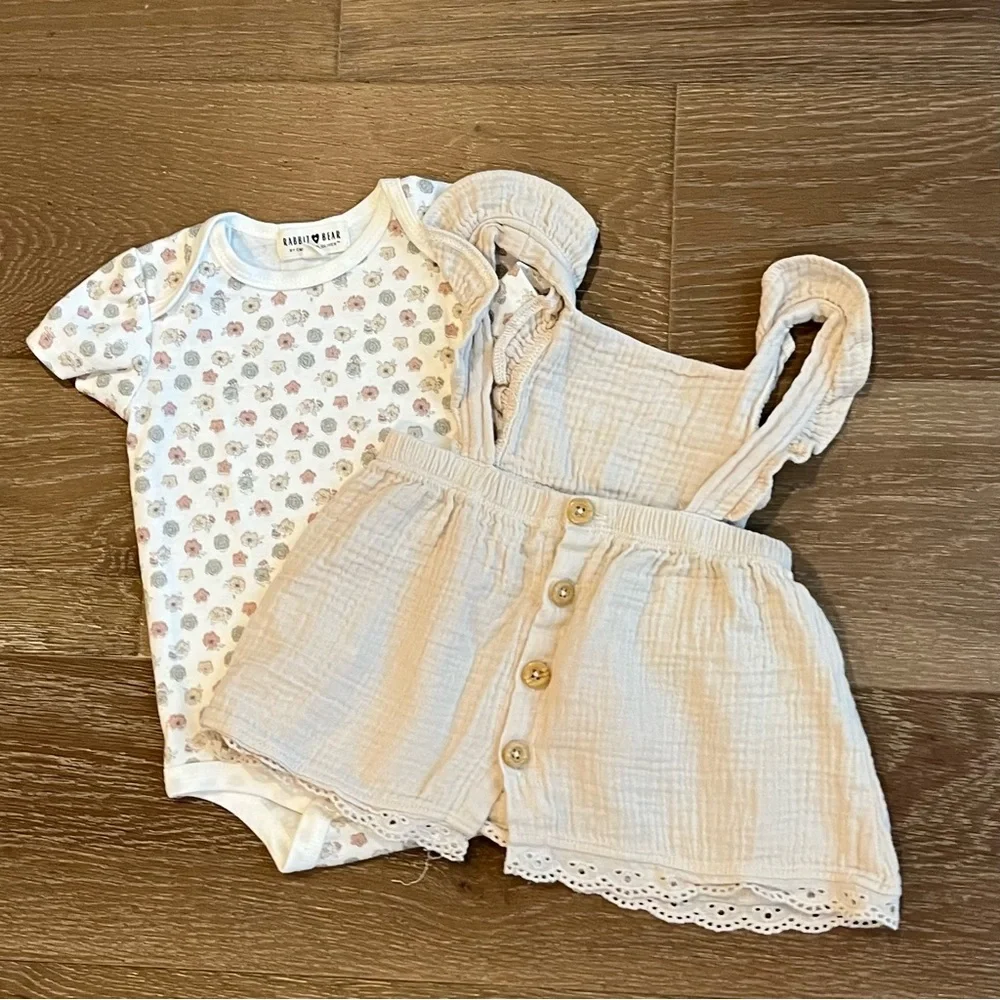 Baby Girl Outfit Dress Set Beige Floral Bodysuit Size 12 Months